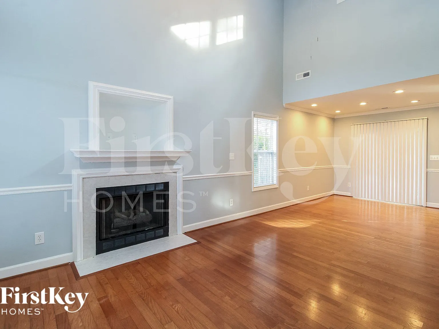 3 bed, 2.0 bath, 1278 sqft, $2,025 — Photo 3