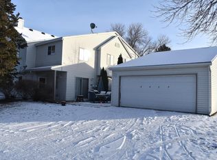 9437 Polaris Ln N, Maple Grove, MN 55369