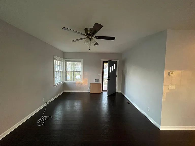 1541 S Kickapoo Ave — Photo 6