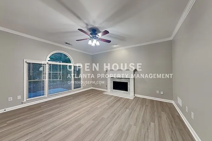 3174 Vickery Dr NE — Photo 3