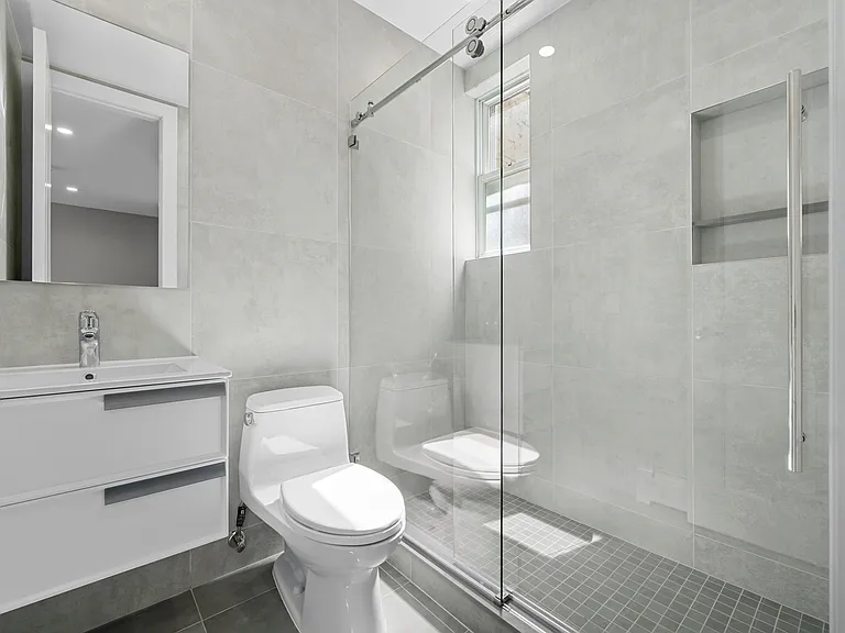 32-03 35th Ave #A — Photo 5