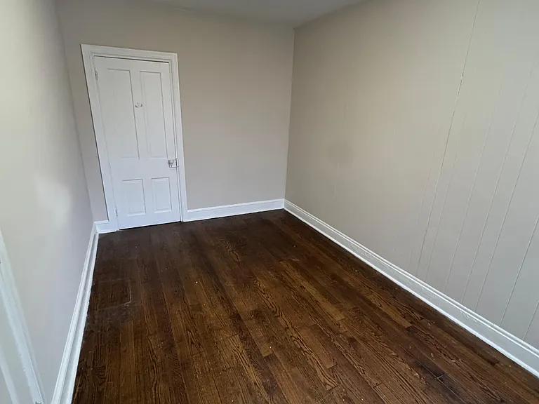435 Centre St — Photo 7