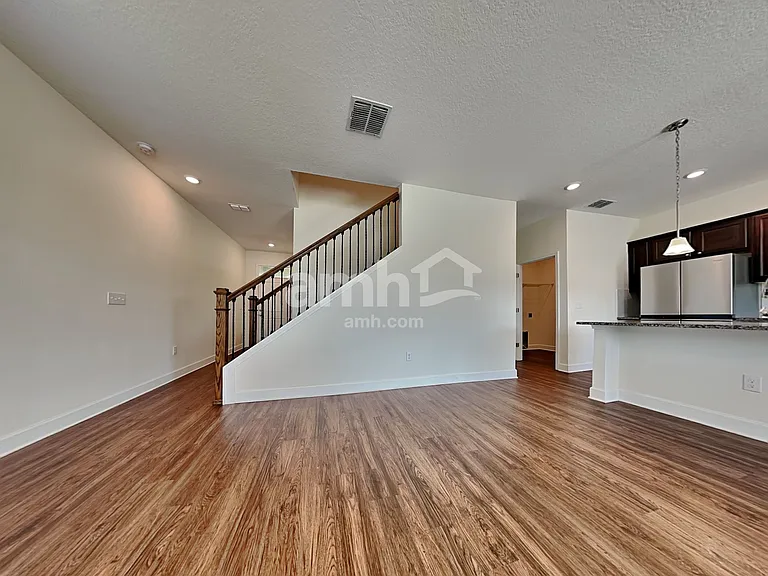 1005 Walden Pond Dr — Photo 5