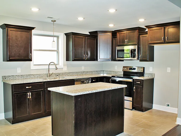 257 Azalea Dr — Photo 2