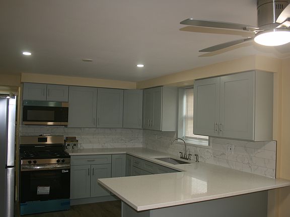 3rd image of 7330 W Carol St #G