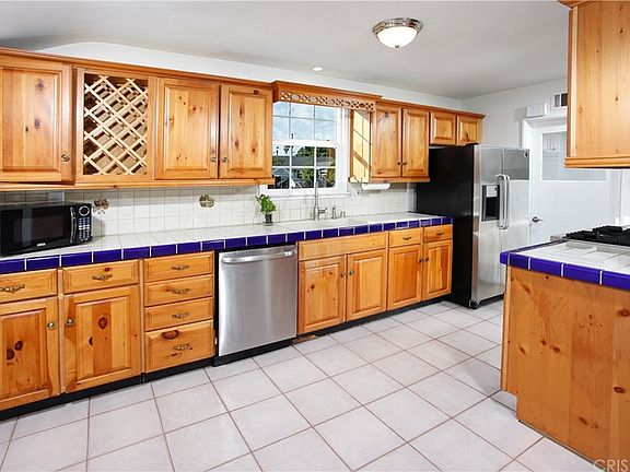 5th image of 21057 Elkwood St
