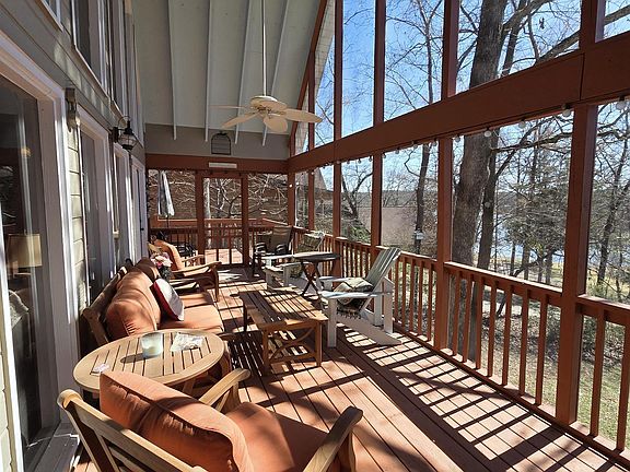 5th image of 403 Eureka Rd