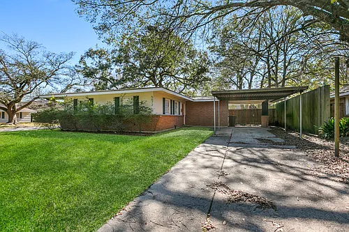 5672 George St Photo 1