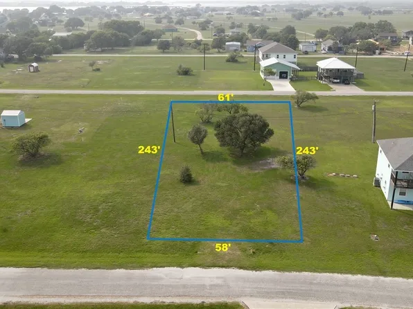 590-599 Bayview Dr, Palacios, TX 77465
