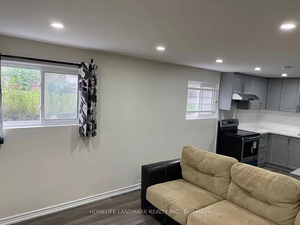 8 Chalet Rd #BASEMENT