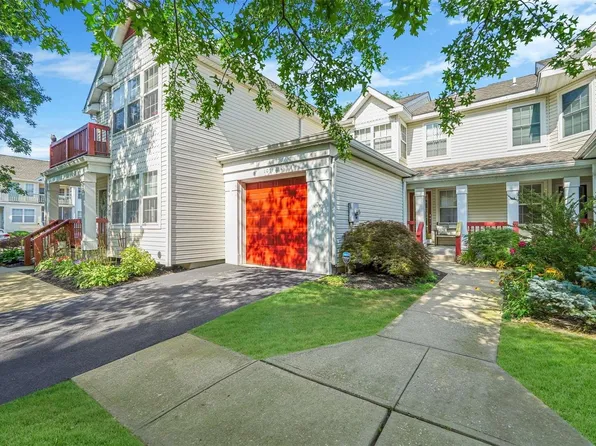109 Commodore Circle #109, Port Jefferson Station, NY 11776