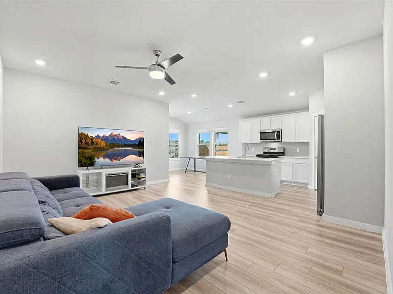1024 Tipton St — Photo 9