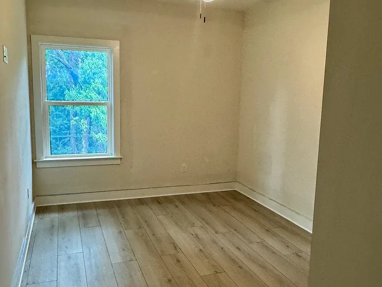 362 Cloverdale Blvd — Photo 6