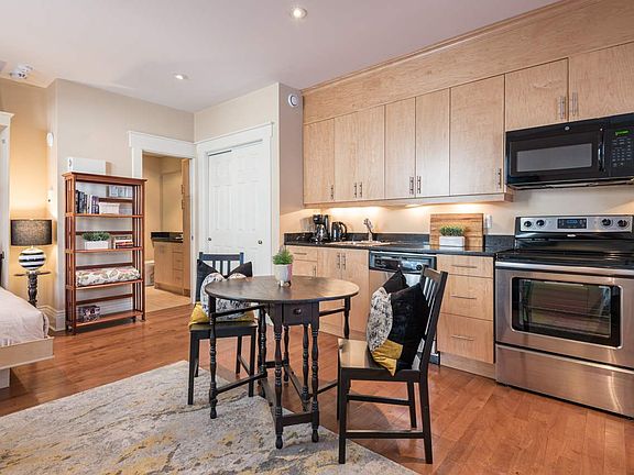 3rd image of 1036 Bland St #5