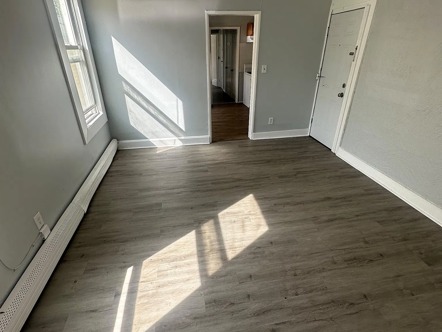 2 bed, 900 sqft, $1,650 — Photo 3