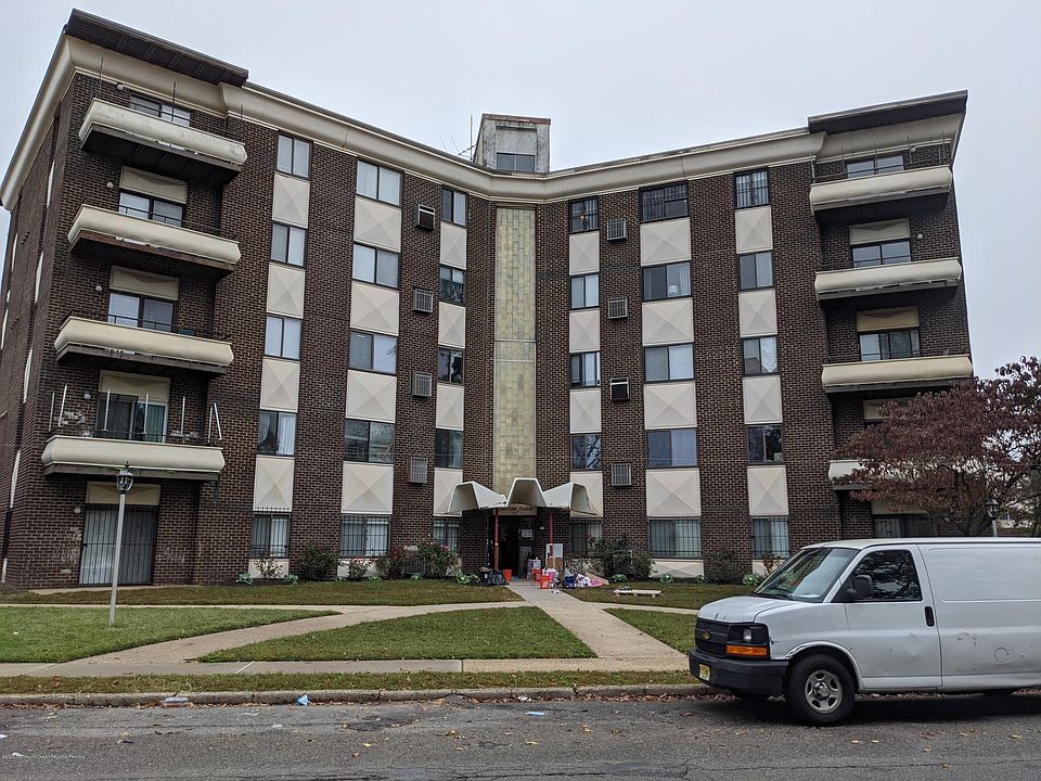 1st image of 426 N Lake Dr #5C5