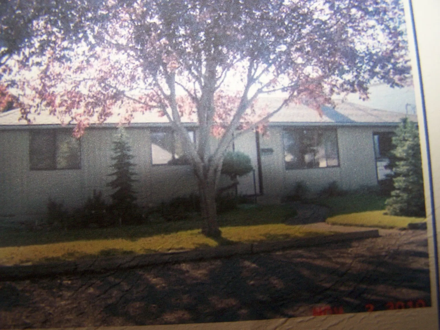 402 Locust St photo 1