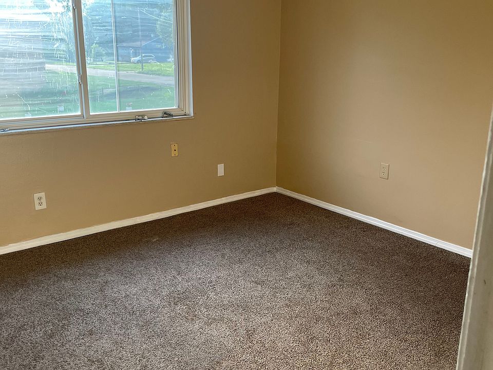 2nd image of 2016 Hickorydale Dr