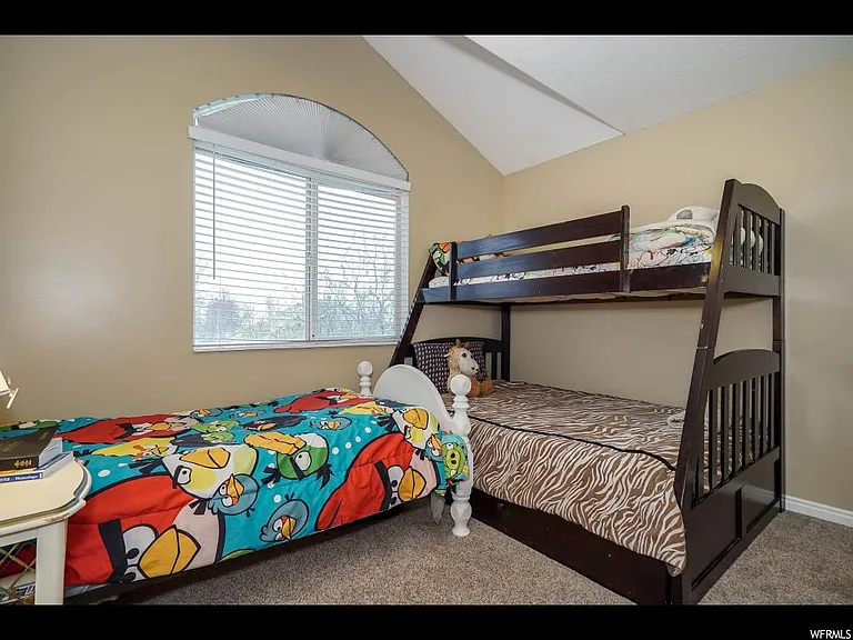 804 Creek Ln — Photo 17