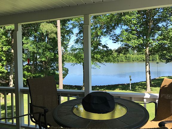 5th image of 131 Hilltop Cir