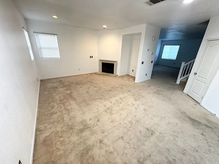 44341 Camellia St — Photo 4