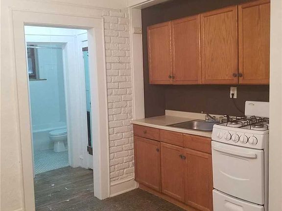 2nd image of 203 Willis Ave #E