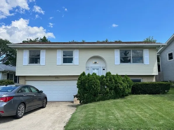 905 Bishop St, West Chicago, IL 60185