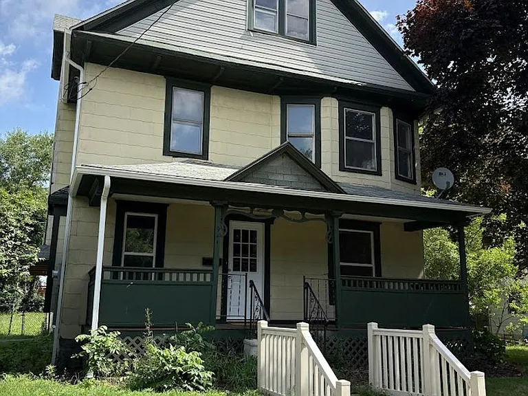 941 Carnegie Ave — Photo 1