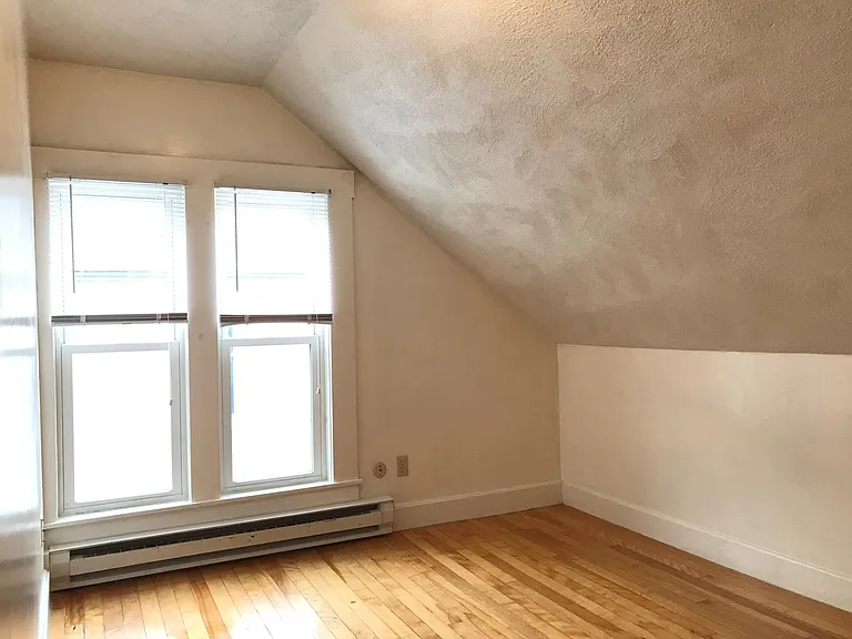 11 Park St — Photo 3