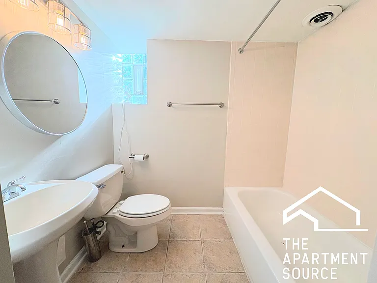 125 S Leavitt St #B — Photo 10