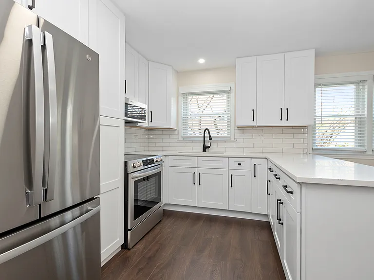 11015 S Lloyd Dr #1 — Photo 4