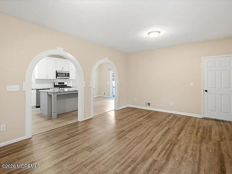 22 Carpenter St — Photo 9