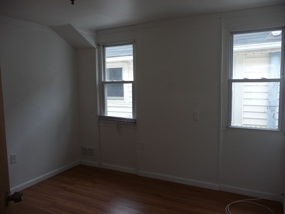 2nd image of 517 Lincoln Ave