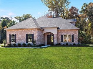701 Elise Ln, Madisonville, LA 70447