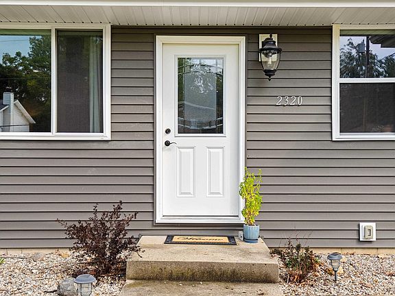 3rd image of 2320 N Ardell Pl