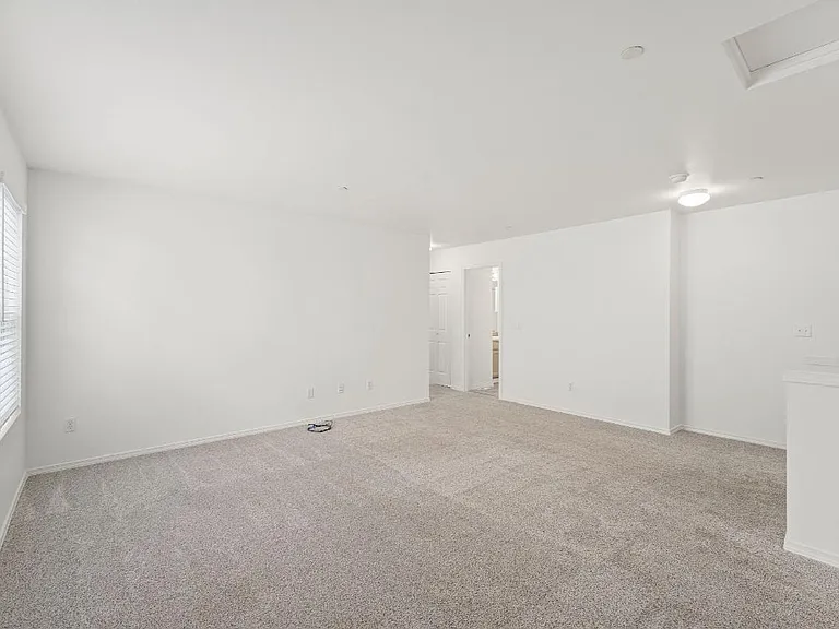 2429 Tolmie Ave — Photo 23