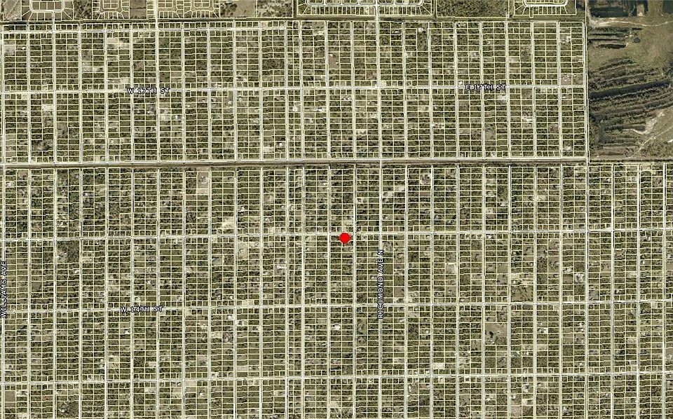 2nd image of 204 E 15th St