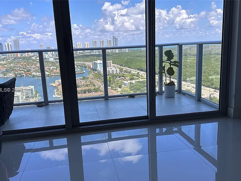 16385 Biscayne Blvd #3019 — Photo 21