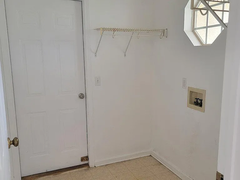 1609 Vecuna Cir — Photo 10