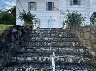 249 N Bridge St, Elkin, NC 28621