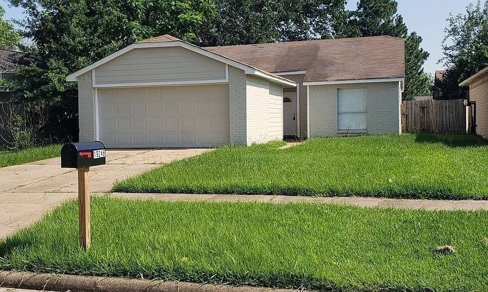 19246 Cypress River Dr