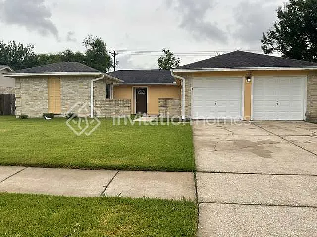 602 Dixie Dr — Photo 1