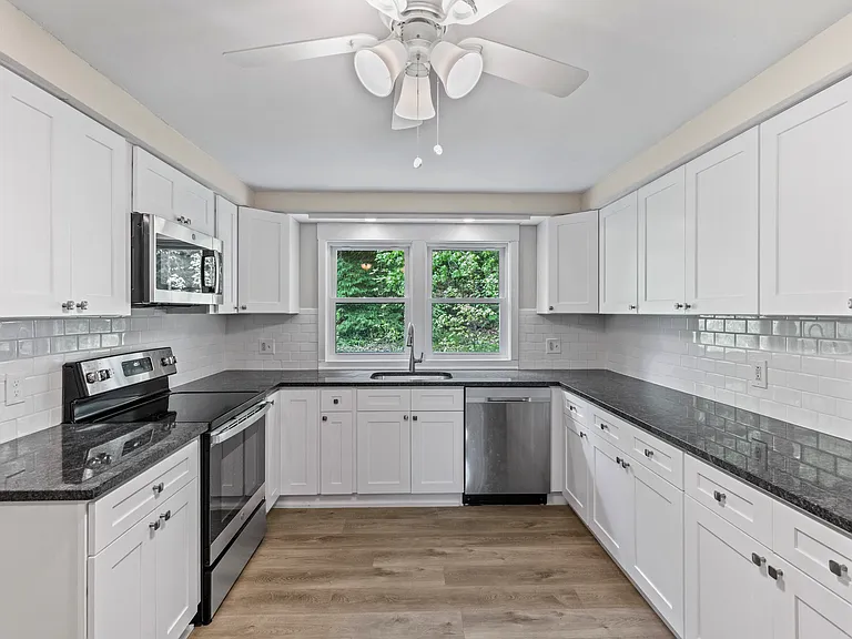 2355 Shepard Ave — Photo 1