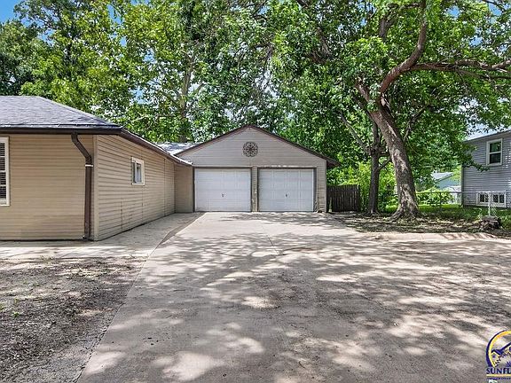 4th image of 3015 SE Illinois Ave