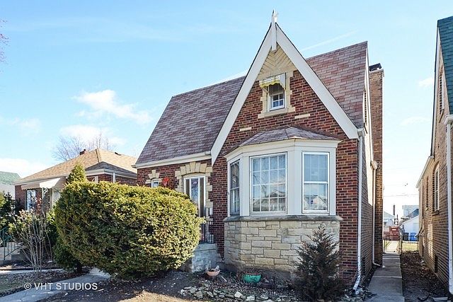 1st image of 2843 N Mulligan Ave
