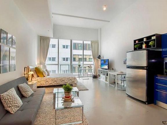 2nd image of 253 NE 2nd St #1723