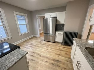 224 S Quaker Ln, West Hartford, CT 06119