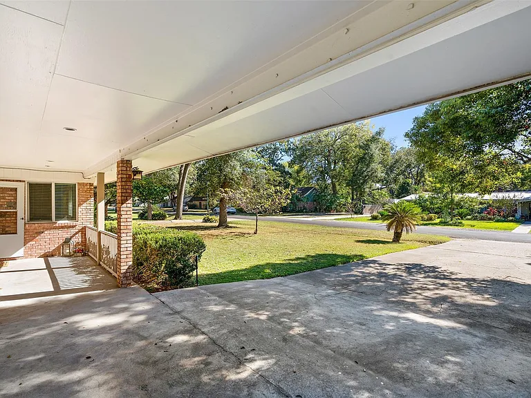 9214 Bronco Dr — Photo 25