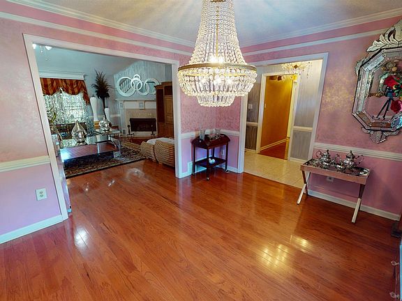 4th image of 8815 Dewberry Ln