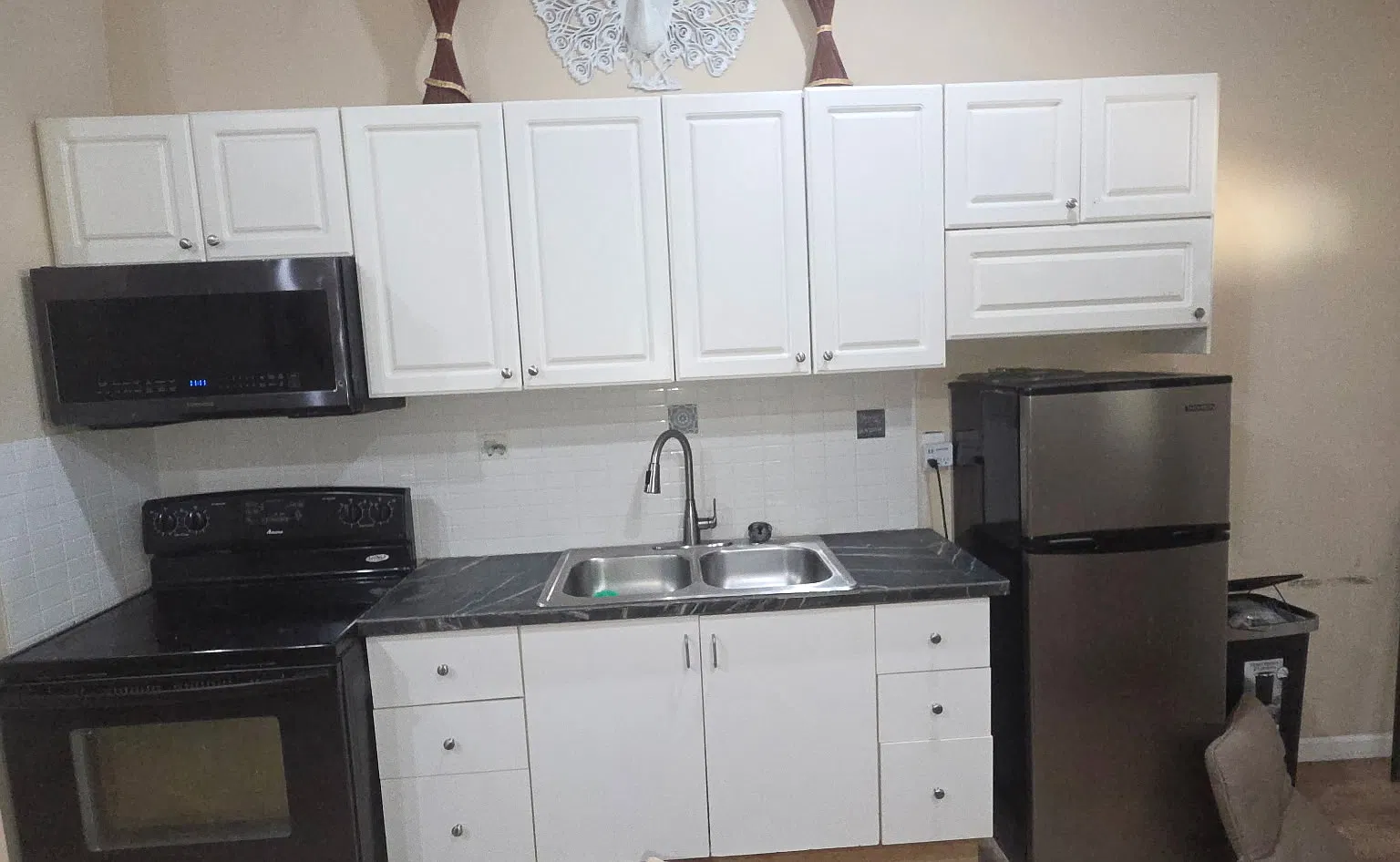 Studio, 450 sqft, $1,800 — Photo 2